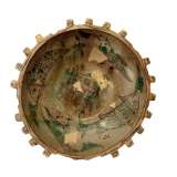 Corredo peucezio di et� arcaica con grande olla a decorazione geometrica e ceramiche greche      rinvenuto da Michele Gervasio in piazza S. Pietro nel 1912 (VI sec. a.C.).

 